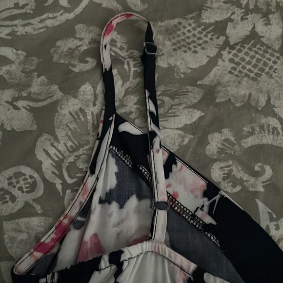 SHORT ROMPER♥️♥️SIZE SMALL - Picture 7 of 7